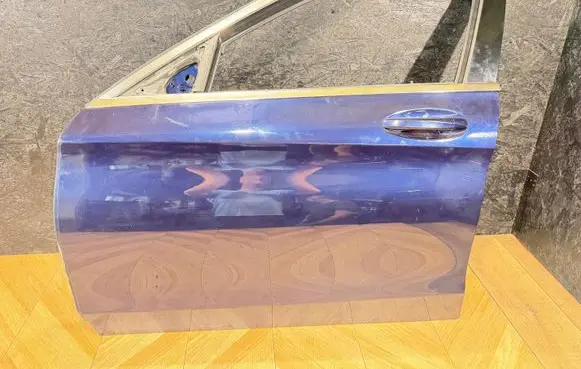 Mercedes-Benz C W205 Front door