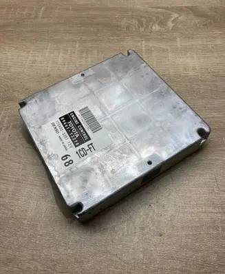Toyota Corolla E120 E130 Engine control unit/module ECU 8966113270 1758005351