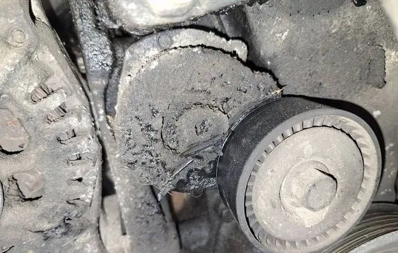 Suzuki Ignis Generator/alternator belt tensioner