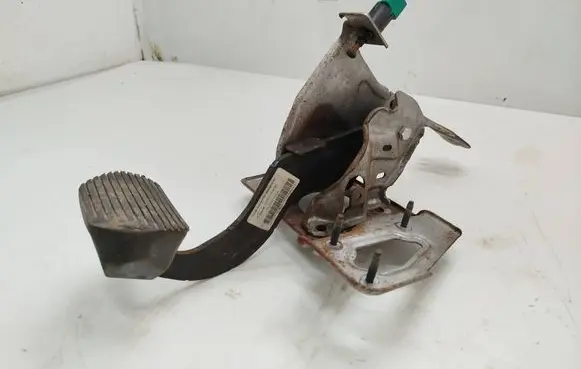 Citroen C4 I Brake pedal 9653873780