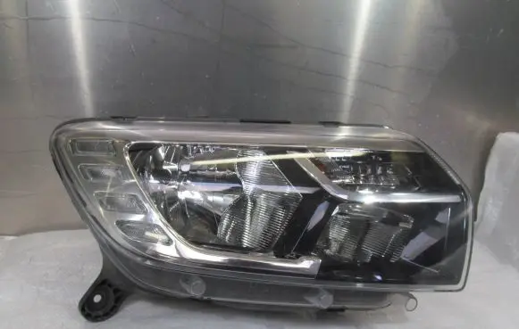 Renault Sandero II Headlight/headlamp 260103529R 90114431 90114431ZE3E
