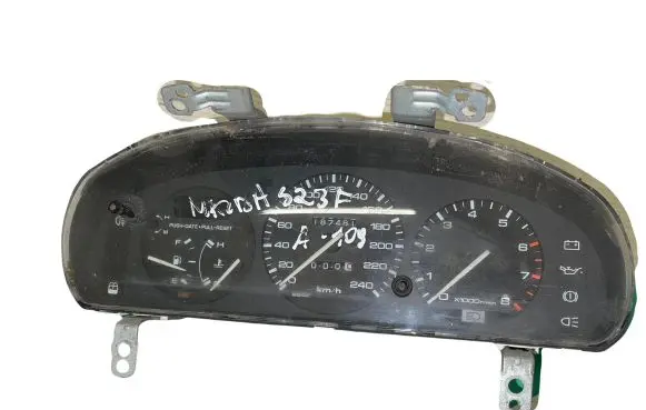 Mazda 323 F Speedometer (instrument cluster)