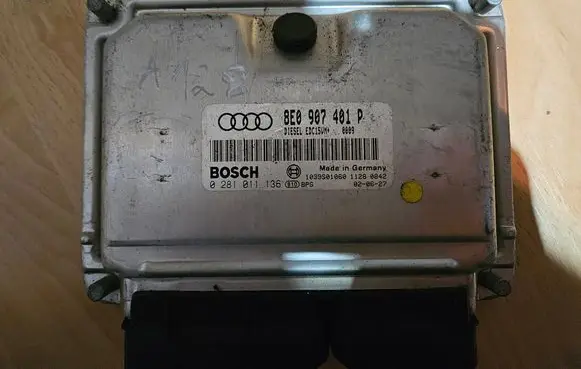 Audi A6 S6 C5 4B Engine control unit/module 0281011136 8E0907401P
