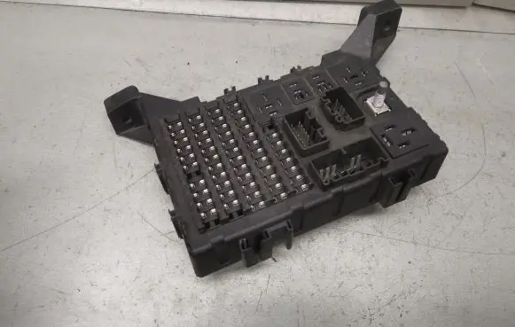 Jaguar X-Type Fuse module 4X4314A073AE