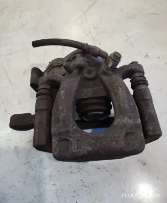 Nissan X-Trail T32 Rear brake caliper