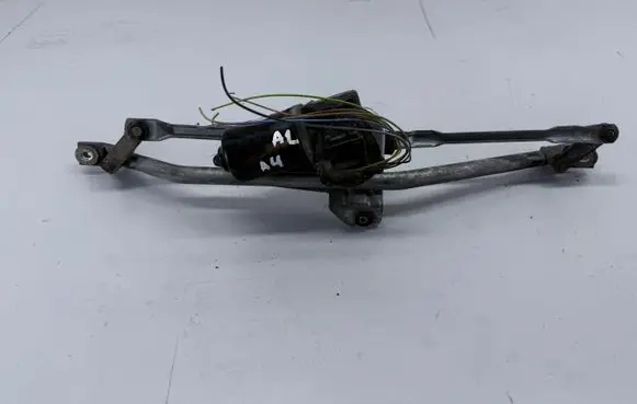 Audi A4 S4 B5 8D Front wiper linkage and motor 8D1955332