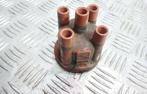 Audi A4 S4 B5 8D Spark distributor cap 
