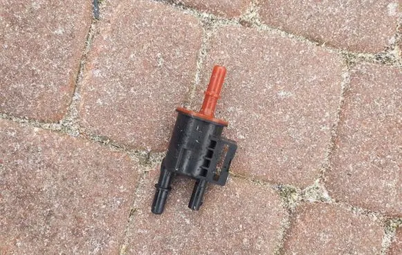 Opel Astra K Vacuum valve 12666840