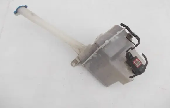 KIA Sorento Windshield washer fluid reservoir/tank 986102P000 986102P010