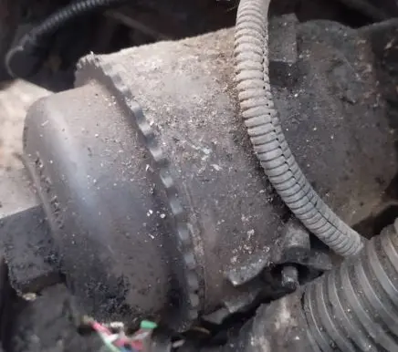 Opel Zafira B Oil filter cover 