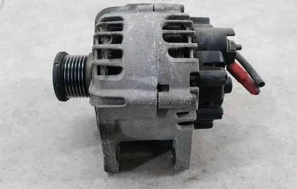 Renault Scenic III - Grand scenic III Generator/alternator 231007033R