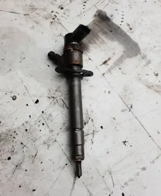 Volvo XC90 Fuel injector 8658352