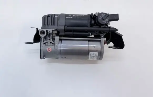 Mercedes-Benz CLS C218 X218 Air suspension compressor/pump A2123200104 A2123200404