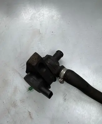 Volkswagen Golf V Water pump 321123