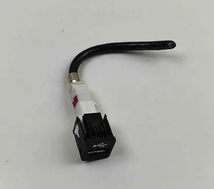 BMW 3 G20 G21 USB socket connector 9229294