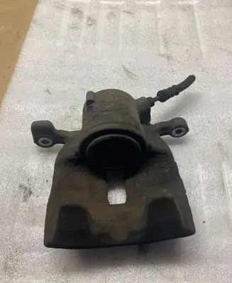 BMW 2 F46 Front brake caliper 49038B