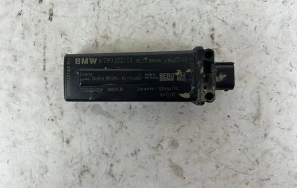 BMW X5 E70 Tire pressure control unit 6793122
