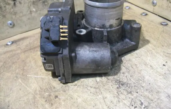 Renault Laguna I Throttle valve 8200471660 A2C53103391
