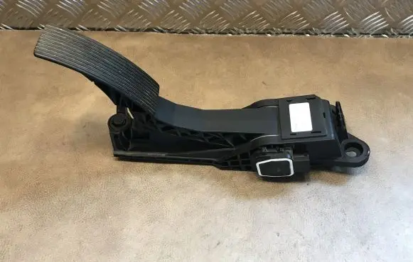 Mercedes-Benz R W251 Accelerator throttle pedal A1643000004