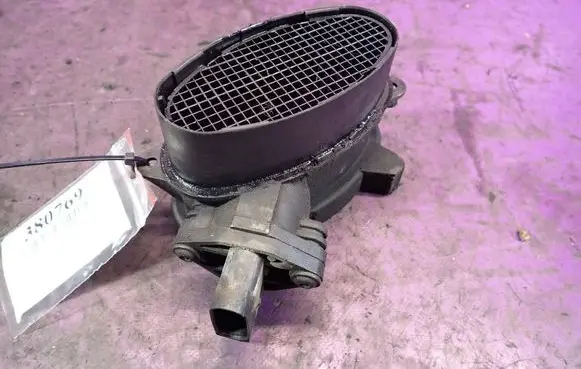 BMW 5 E39 Mass air flow meter 