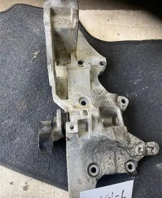 Seat Ibiza IV (6J,6P) Generator/alternator bracket 03L903143Q