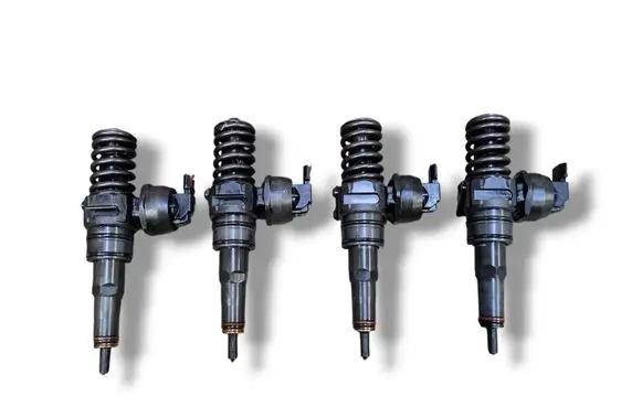 Skoda Octavia Mk2 (1Z) Fuel injector 0414720215 038130073AG