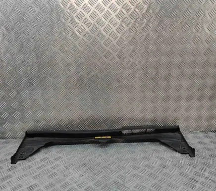 Mercedes-Benz C W205 Radiator trim A2055000055