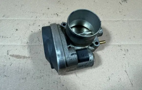 Renault Megane III Throttle body valve 8200171134 408238827002 8200190230