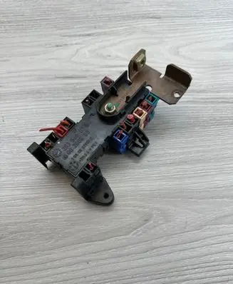 Mercedes-Benz Vito Viano W639 Fuse module 2035400250 08200505 10400579502