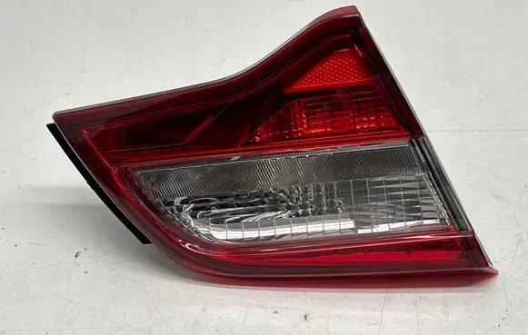 Tailgate rear/tail lights