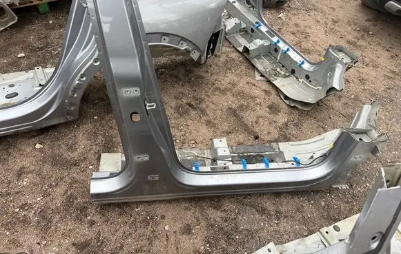 Peugeot 5008 II Pillar (middle) 