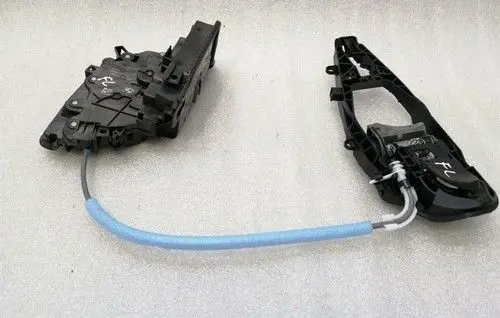 BMW X4 G02 Front door lock 9492101