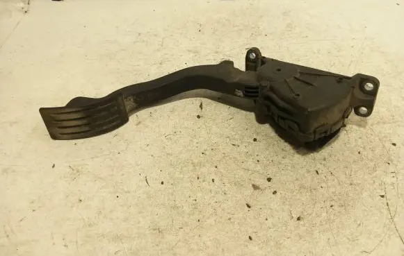 Ford Focus C-MAX Accelerator throttle pedal 3M519F836AE 6PV00864110