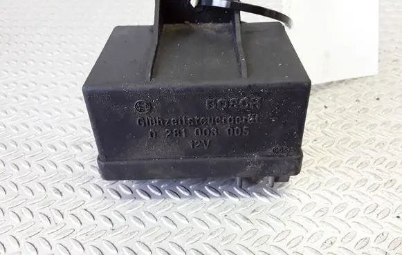 Peugeot 406 Glow plug pre-heat relay 0281003005