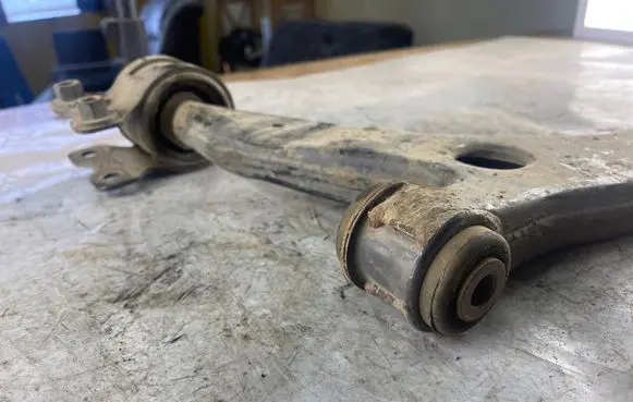 Ford Focus Front lower control arm/wishbone