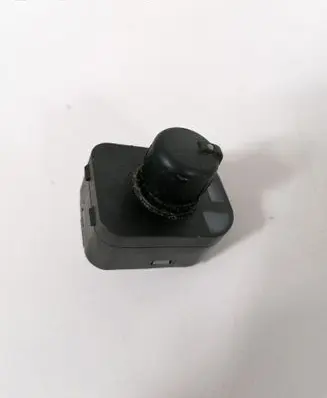 Wing mirror switch