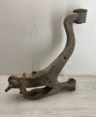 Land Rover Discovery 3 - LR3 Front lower control arm/wishbone