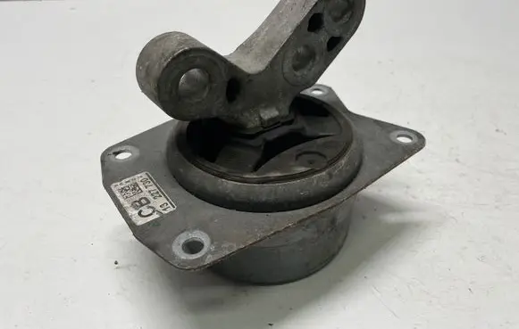 Opel Insignia A Engine mount bracket 13227730
