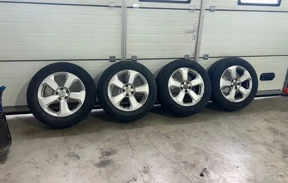 Jeep Compass R17 alloy rim 