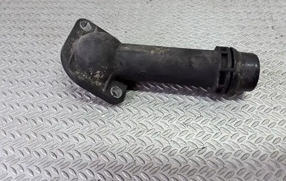 Volkswagen PASSAT B5.5 Engine coolant pipe/hose 06B121121 038121121B