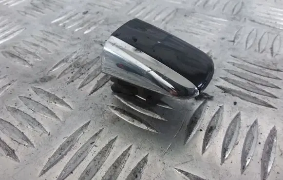 Mercedes-Benz E W210 Rear door handle cover 