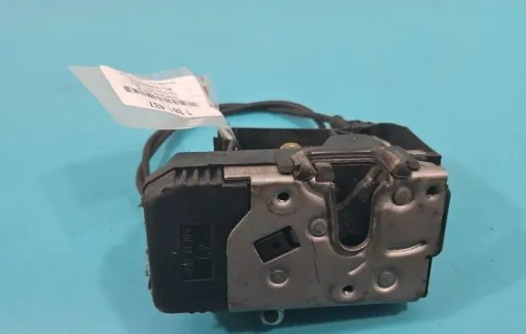 Opel Vivaro Front door lock 8200008260 IMPRK1381437