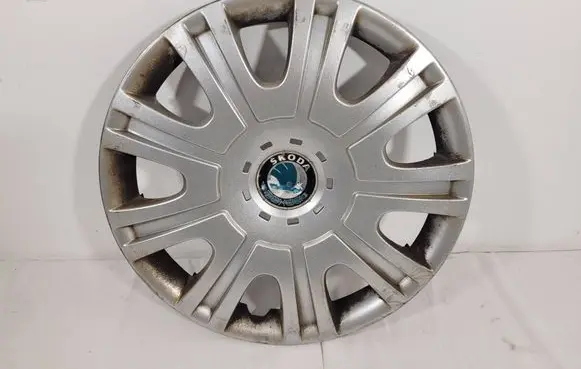 Skoda Octavia Mk2 (1Z) R15 wheel hub/cap/trim 1Z0601147E