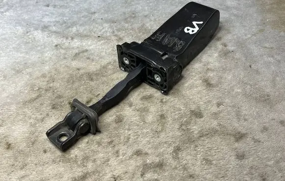 Skoda Fabia Mk2 (5J) Rear glass lock/latch C119 5JA839267