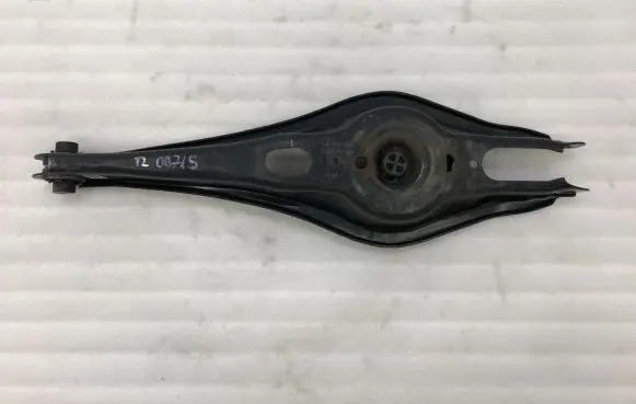 Volkswagen Touran III Rear control arm