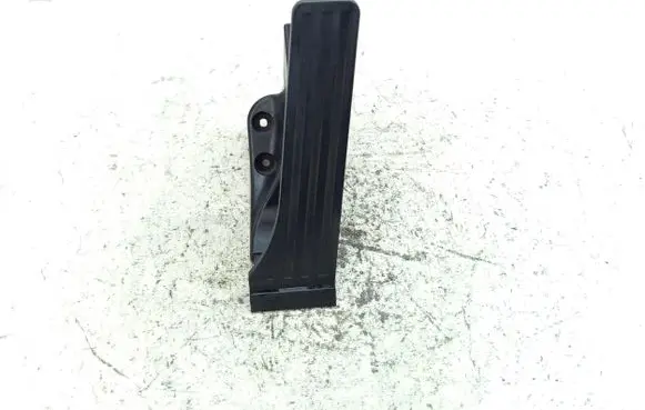 Mercedes-Benz E W213 Accelerator throttle pedal A2053000004