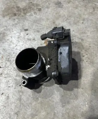 Volkswagen Touran II Throttle valve 03l128063q