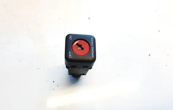 Passenger airbag on/off switch