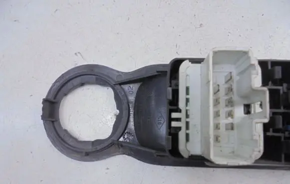 Renault Modus Electric window control switch 8200387776A