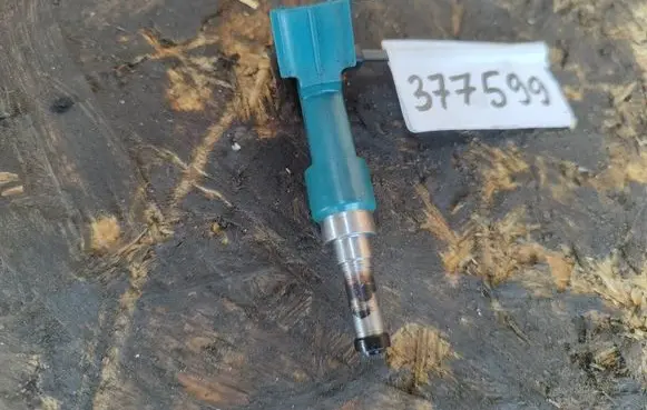 Toyota Prius (XW30) Fuel injector 2325037020